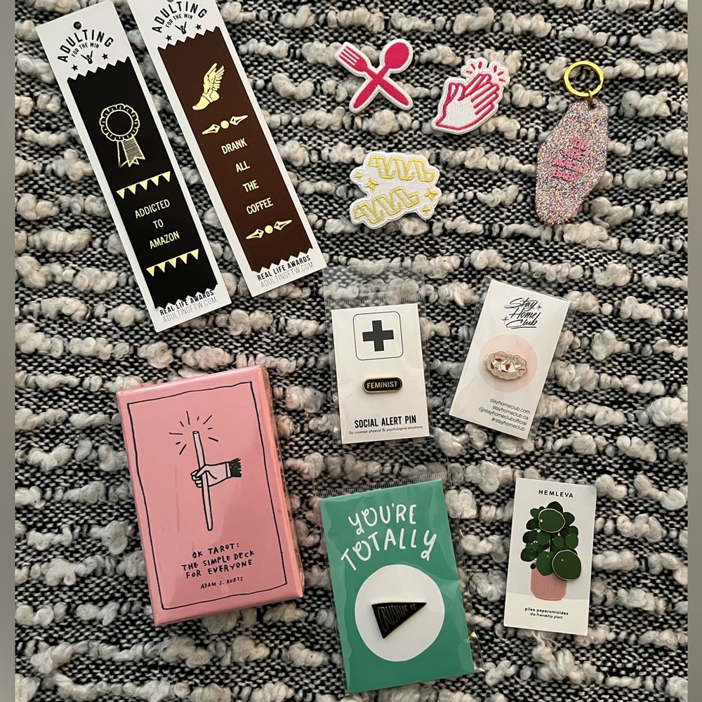 Tarot cards, enamel pins and such